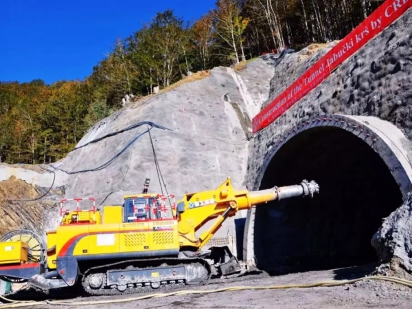 徐工掘進(jìn)機(jī)助力黑山共和國(guó)南北高速公路Jabuka隧道