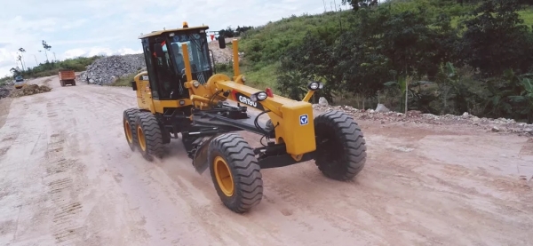 徐工道路機械專為海外市場定制的GR190平地機