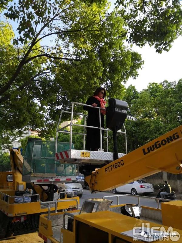 柳工PTT160C高空作業(yè)車用戶張玉喜