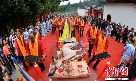 9月16日，祭茶神典禮舉行?！∥簞ι?攝