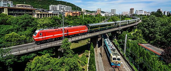 寶成鐵路客車停運風波背后:北段焦慮 南段"富裕"