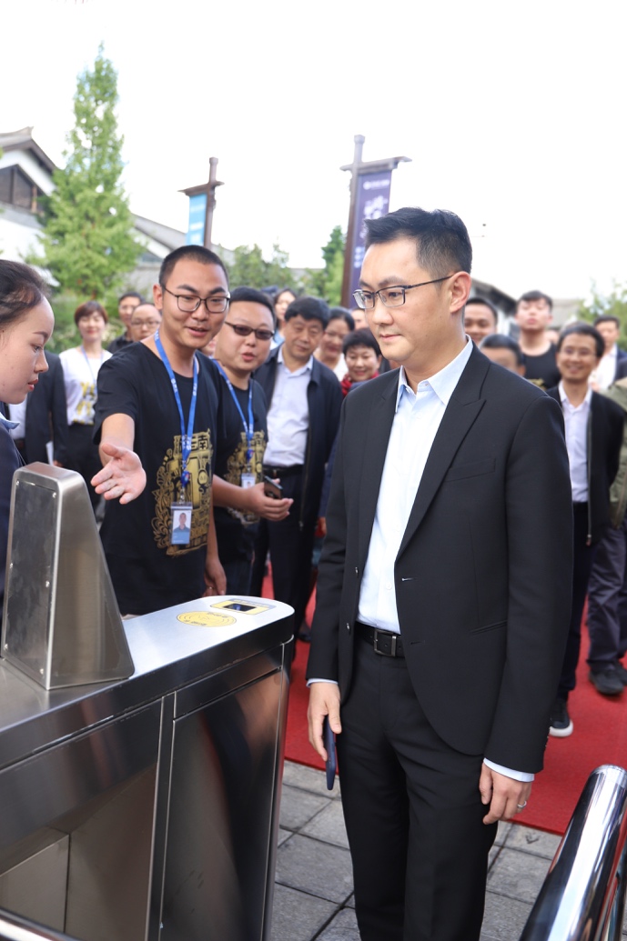 刷臉入園 騰訊優(yōu)圖提供人臉識別技術(shù)支持