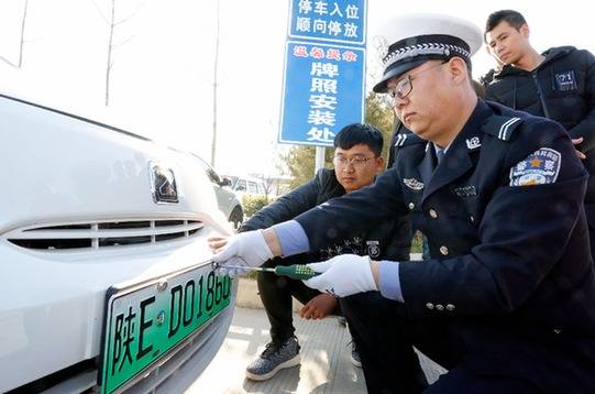 多方勢力搏殺新能源車市場