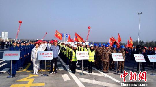 中建八局為項目承建單位，中建土木公司負責線路關鍵節(jié)段施工。　主辦方提供 攝