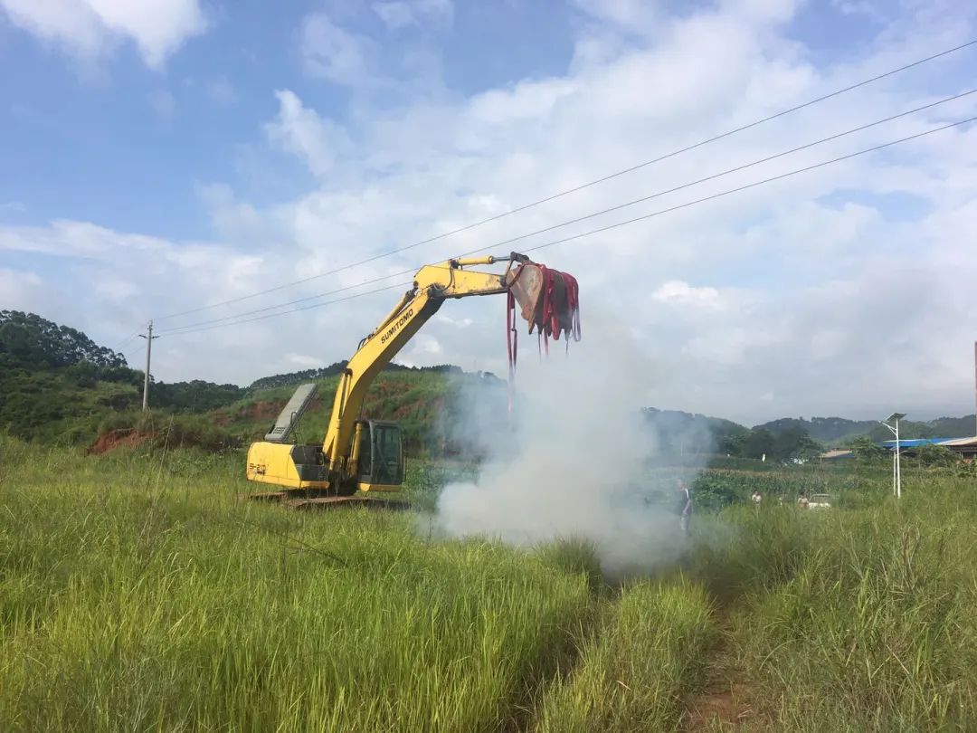 項(xiàng)目部駐地進(jìn)場清表